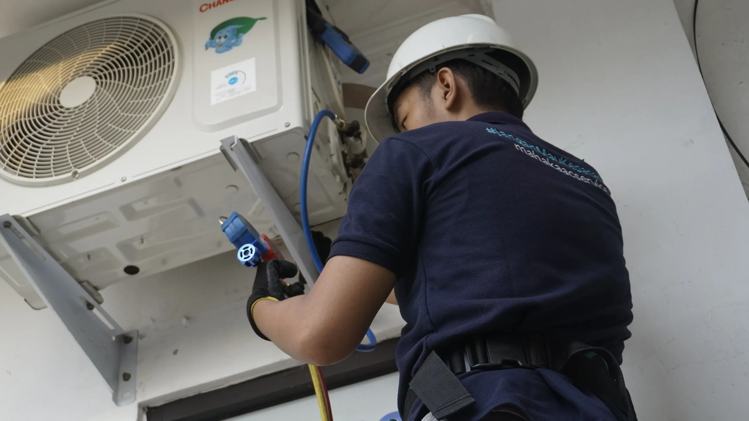 Cek Tekanan freon dan amphere (1)